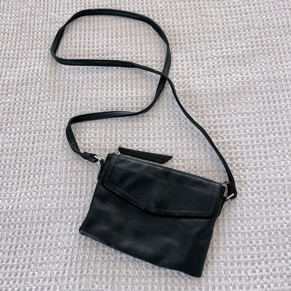 EXPRESS Black Crossbody Purse - Picture 2 of 9